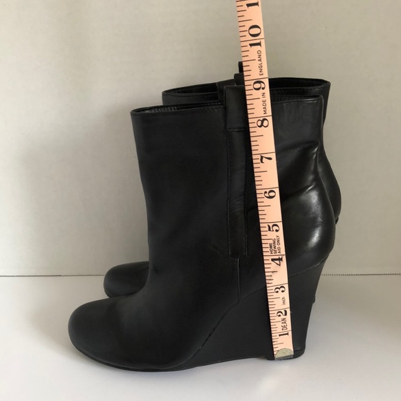 Vince Camuto Wedge Bottie - Picture 9 of 13